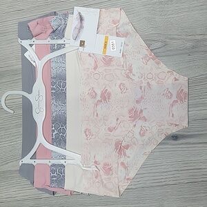 JESSICA SIMPSON 5PK HIPSTERS.